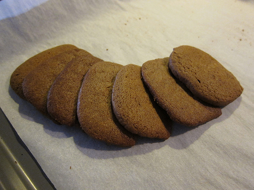 Ginger Snaps (SimpleRecipes)